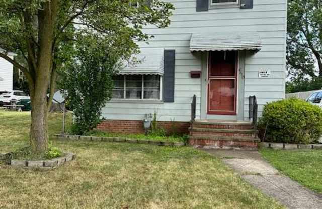 4610 Wellington Avenue photos photos
