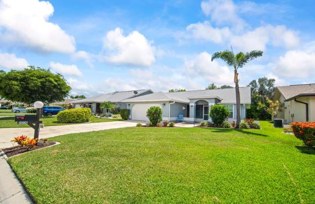 Stylish 3 Bed, 2 Bath Home in Fort Myers with Brand New Kitchen & Community Pool photos photos