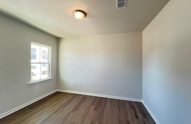 1312 Hollyview Avenue Gallery 2