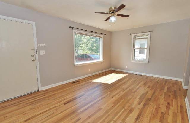 Charming cottage close to downtown! Gallery 4