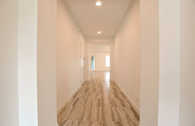 9361 Reymont Street Gallery 4