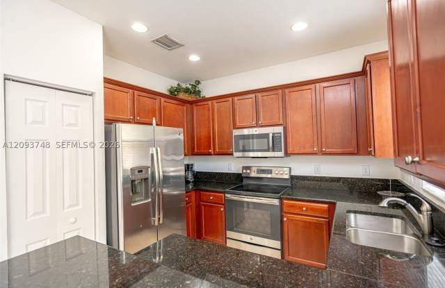 8815 NW 116th Ct Gallery 2