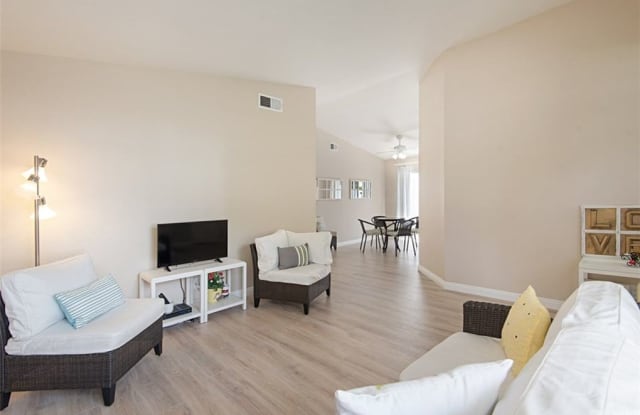 32 Briarglen - 32 Briarglen, Irvine, CA 92614