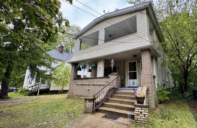 893 Stadelman Ave photos photos