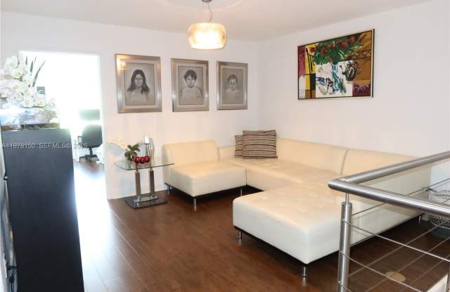 10923 NW 70th Street 10923, Doral, FL 33178 photos photos