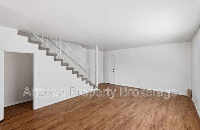 245 E. Vine Cir. Gallery 4