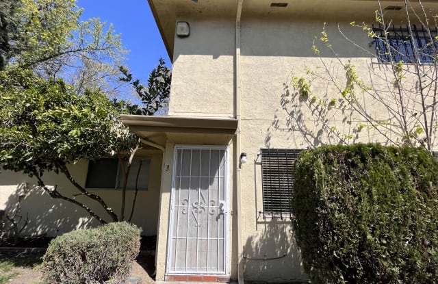 2205 Peppertree Way photos photos