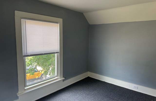 Coming Soon-Freshly updated, 3 bedroom home with eat in kitchen and garage Gallery 3