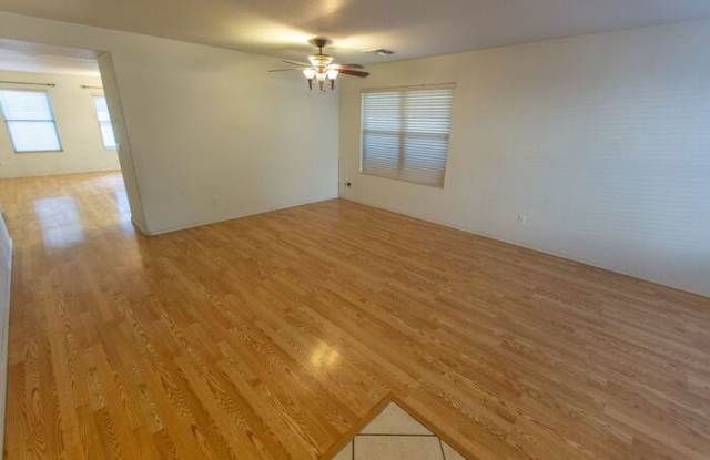 633 East Flintlock Place Gallery 4