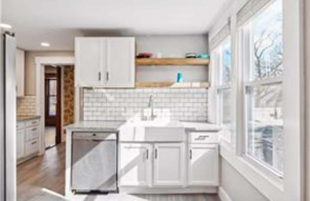 803 Huron Blvd Se photos photos