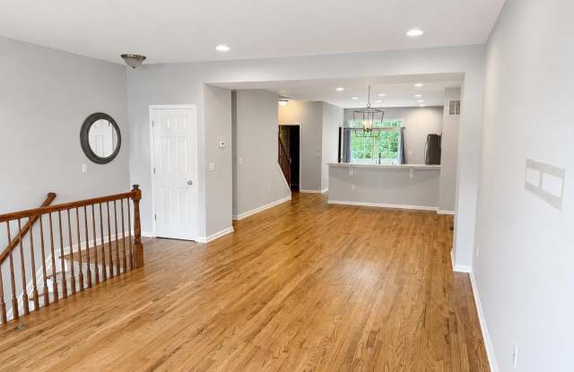 235 Yale Boulevard Gallery 2