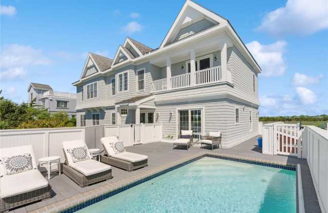 140 Dune Road photos photos