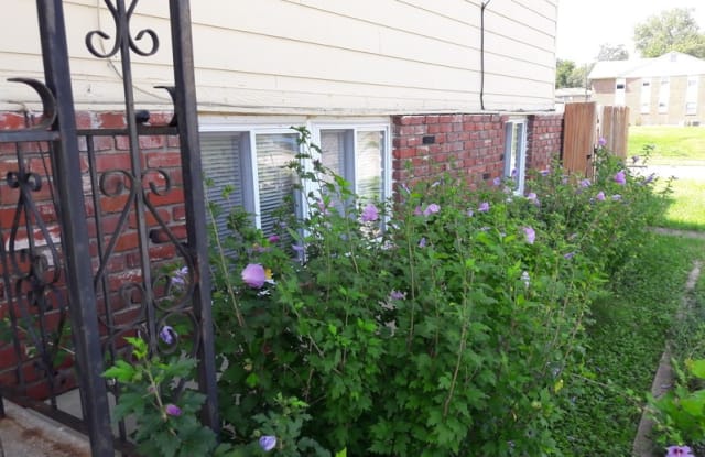 5601 E 139th Ter - 5601 E 139th Ter, Grandview, MO 64030