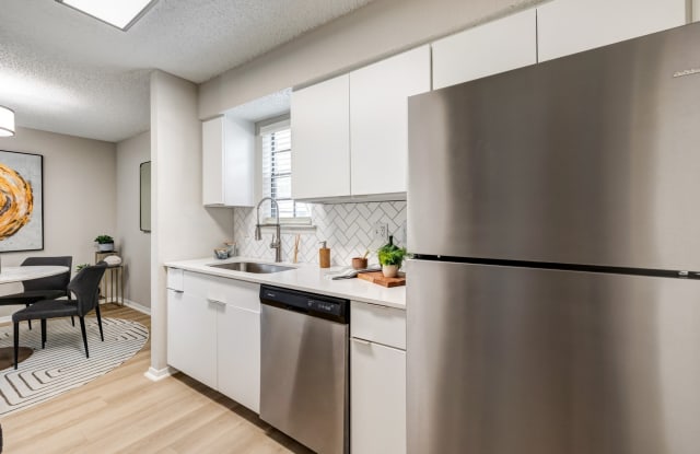 Fox Trails Apartments Gallery 4