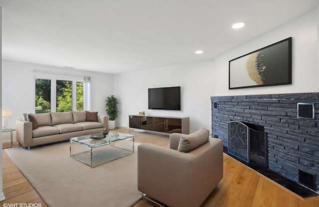 2897 87th Street Gallery 2