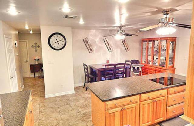 3009 East Corrine Drive Gallery 4
