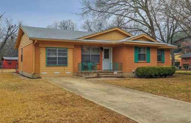 217 Charlotte Avenue Gallery 2