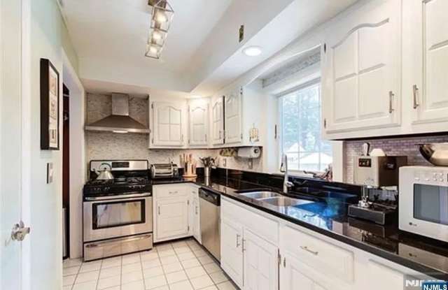 112 Tenafly Road Gallery 3
