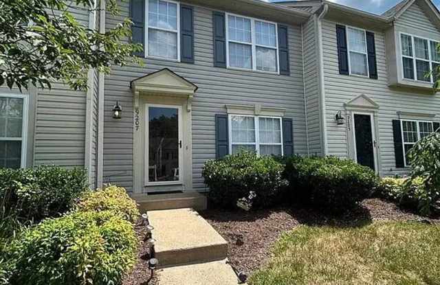 Charming 3 bed, 2.5 bath Townhouse in Henrico! photos photos