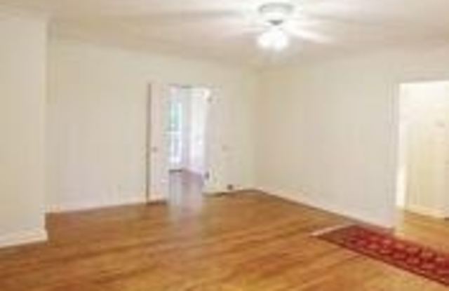 1261 Kingsley Circle NE Gallery 4
