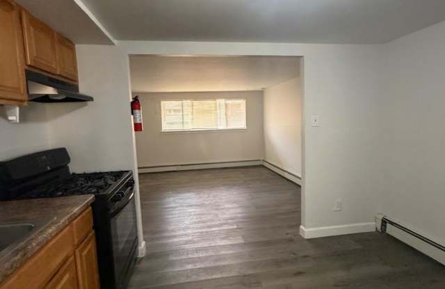 6016 N WARNOCK Street Gallery 2