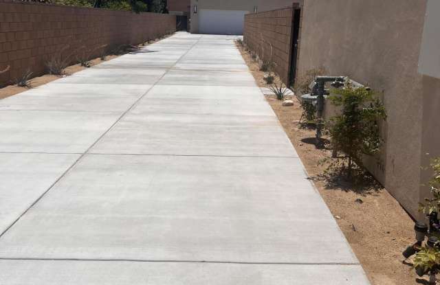 67105 Mission Drive Gallery 1