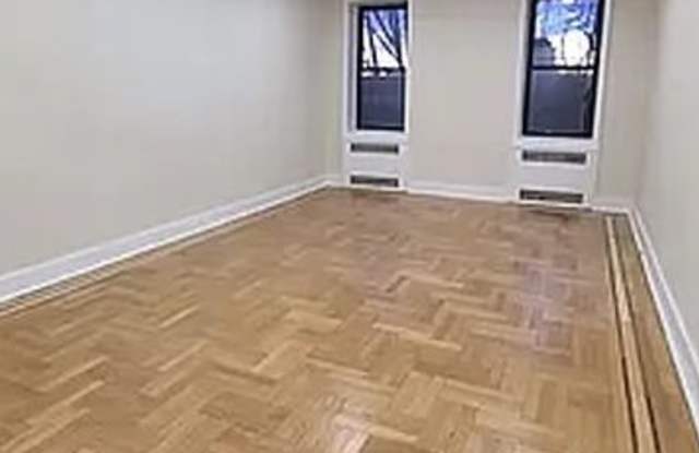 141 E 3rd St Gallery 4