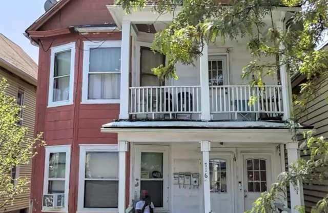716 Main Street Gallery 1