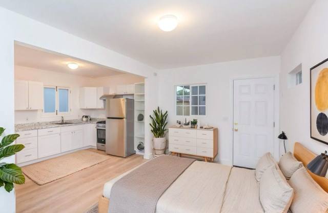 Freshly Updated Studio w/Patio in South Park! * All Utilities Included! * photos photos