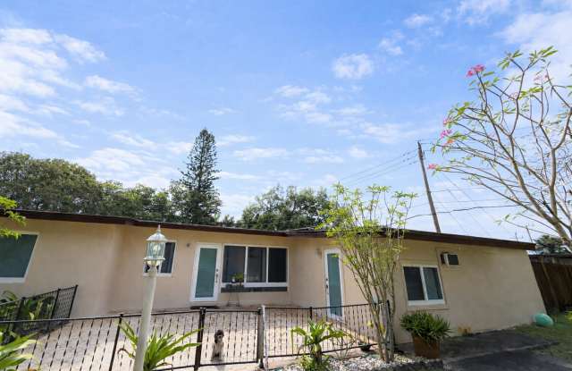 1110 Southwest 42nd Avenue photos photos