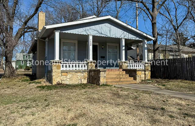 3 bedroom 2 bath near Washburn University photos photos