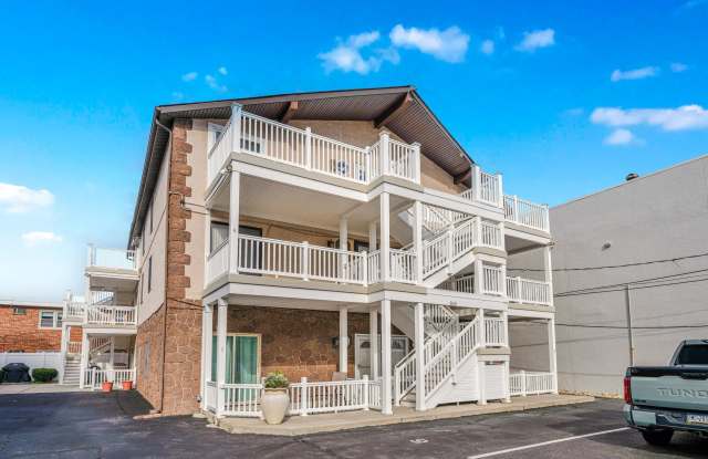 9609 Pacific Ave photos photos