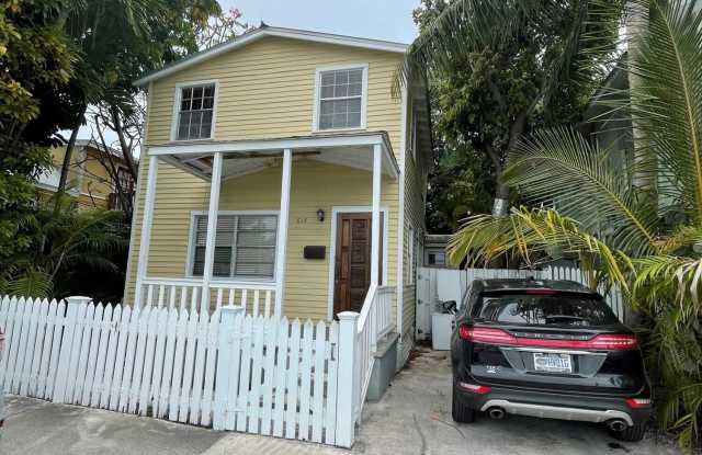 844 Olivia Street photos photos