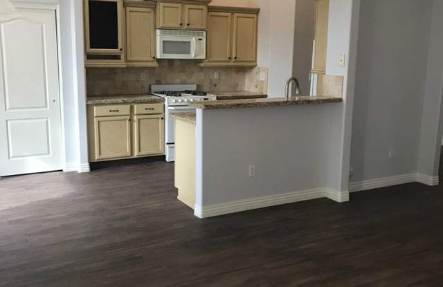 3618 N. Desert Oasis Gallery 4