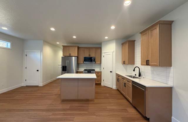 MOVE-IN SPECIAL! High End, New Construction 3 bed, 2.5 ba, EV Charging INCLUDED! photos photos