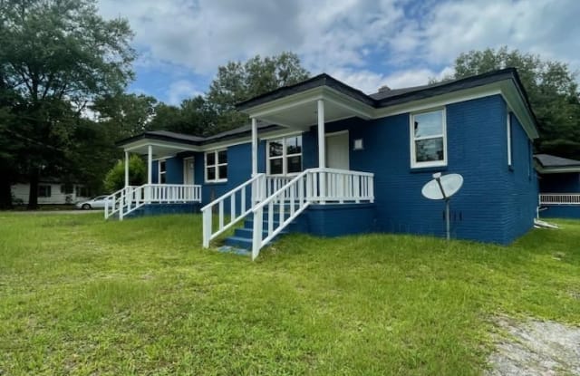 2302 Center Street - 2302 Center Street, Columbia, SC 29204