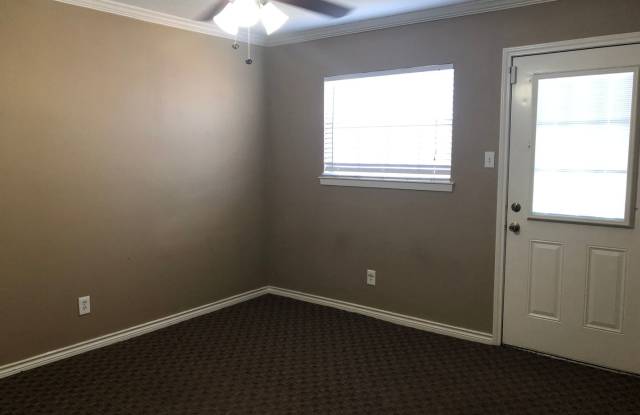 3/1.5 House with HUGE backyard available in February! Gallery 4