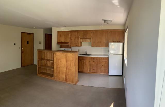 2210 Eastlake Avenue East - 2 Gallery 2