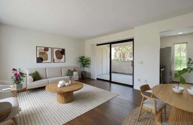 13076 Wimberly Sq Gallery 1