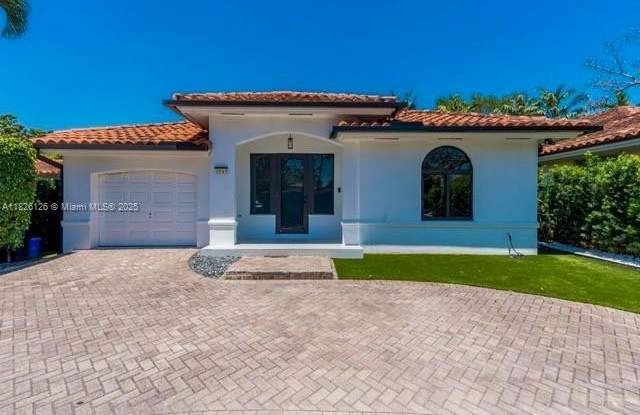 1543 Bird Rd photos photos