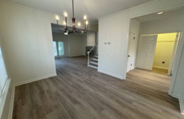 738 Walnut Woods Cove North Gallery 2