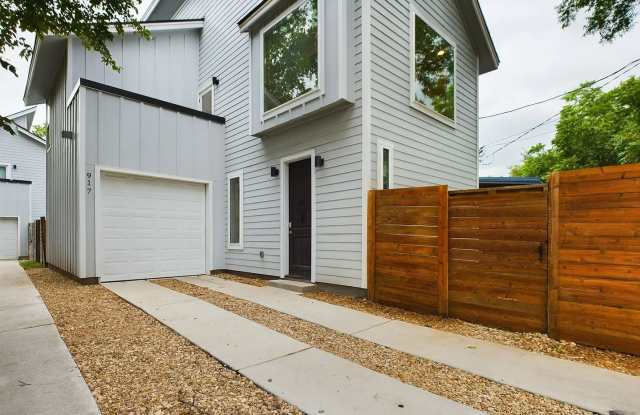 East Riverside newer freestanding condo - 917 Vargas Road, Austin, TX 78741