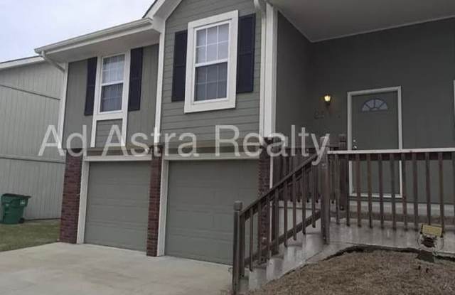 Gorgeous 3 Bed 2 Bath Duplex in Platte City-Coming SOON!! photos photos