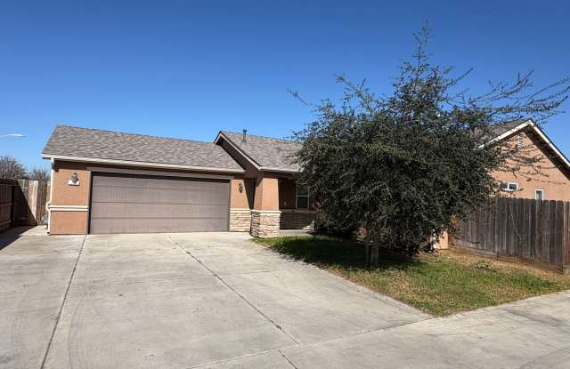 NW Visalia Home Near Shopping Center Rent Ready! photos photos