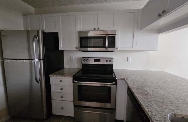 22203 Glenmoor Dr Gallery 3