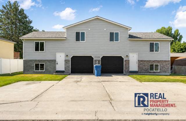 1215 Cottage Ave photos photos