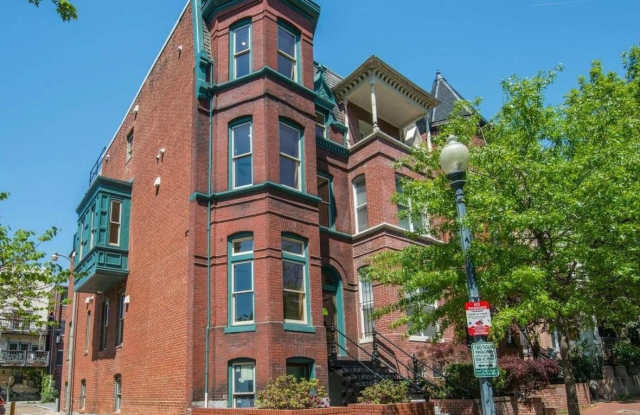 1102 5TH Street NW unit: 2 photos photos