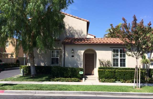 2 Bedroom, 2.5 bath DETACHED condo in Oak Creek - Available NOW! photos photos