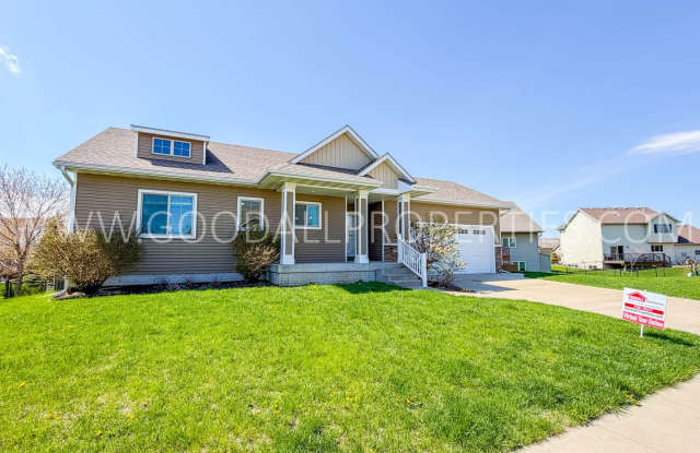 Rent Reduced: Beautiful 3-Bedroom, 2.5-Bath Walkout Ranch in Ankeny photos photos