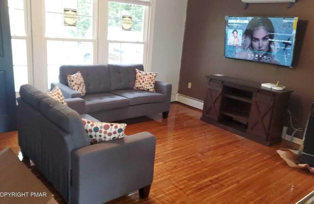 195 Stillwater Drive Gallery 2